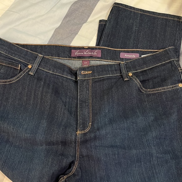 Women's jeans - Picture 2 of 3